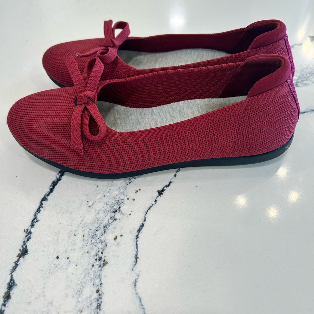 Clarks Cloudsteppers Carly Hope Wine Colored Washable Ballet Flats sz.6